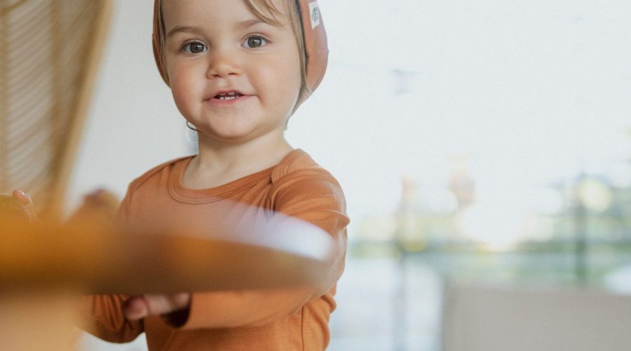 Welche Stoffe eignen sich für Babykleidung? Welche Materialien gibt es?